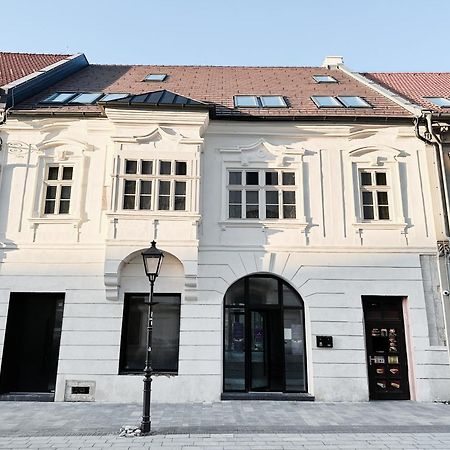 Hviezdoslavova Apartments, Trnava Centre, Parking Available المظهر الخارجي الصورة