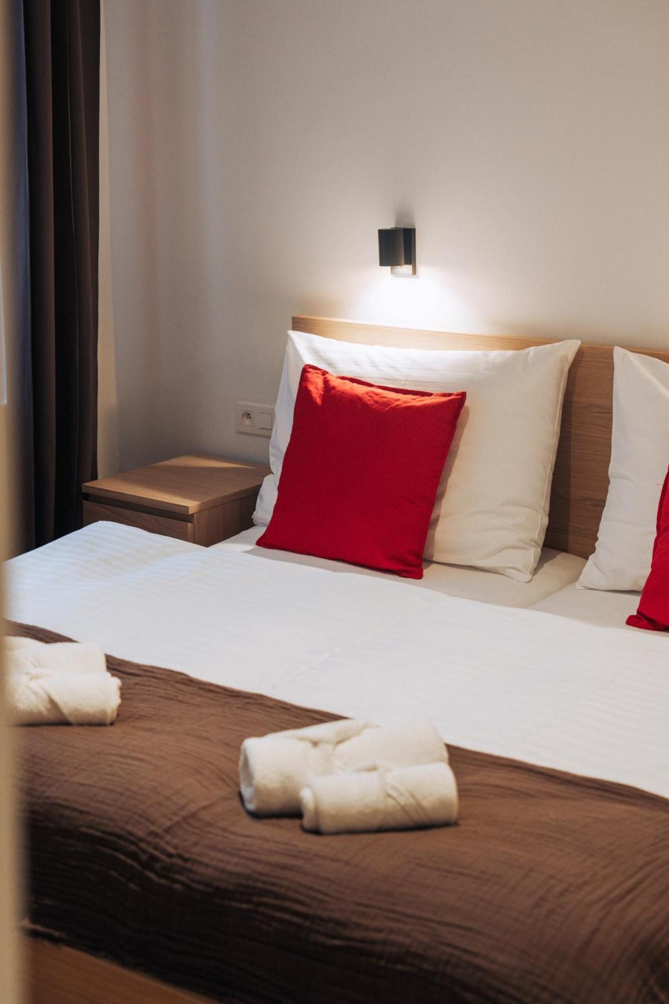 Hviezdoslavova Apartments, Trnava Centre, Parking Available المظهر الخارجي الصورة