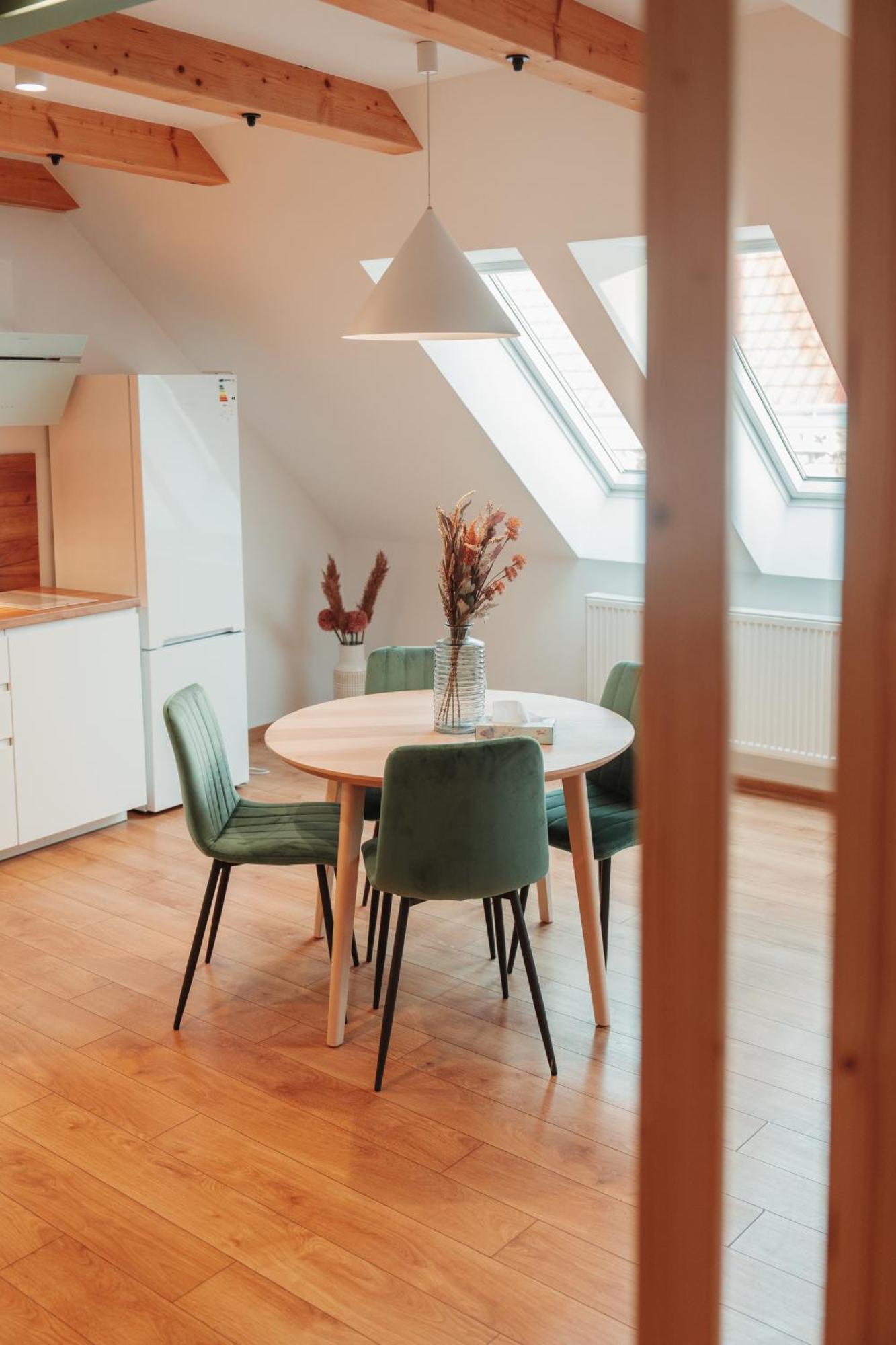 Hviezdoslavova Apartments, Trnava Centre, Parking Available المظهر الخارجي الصورة