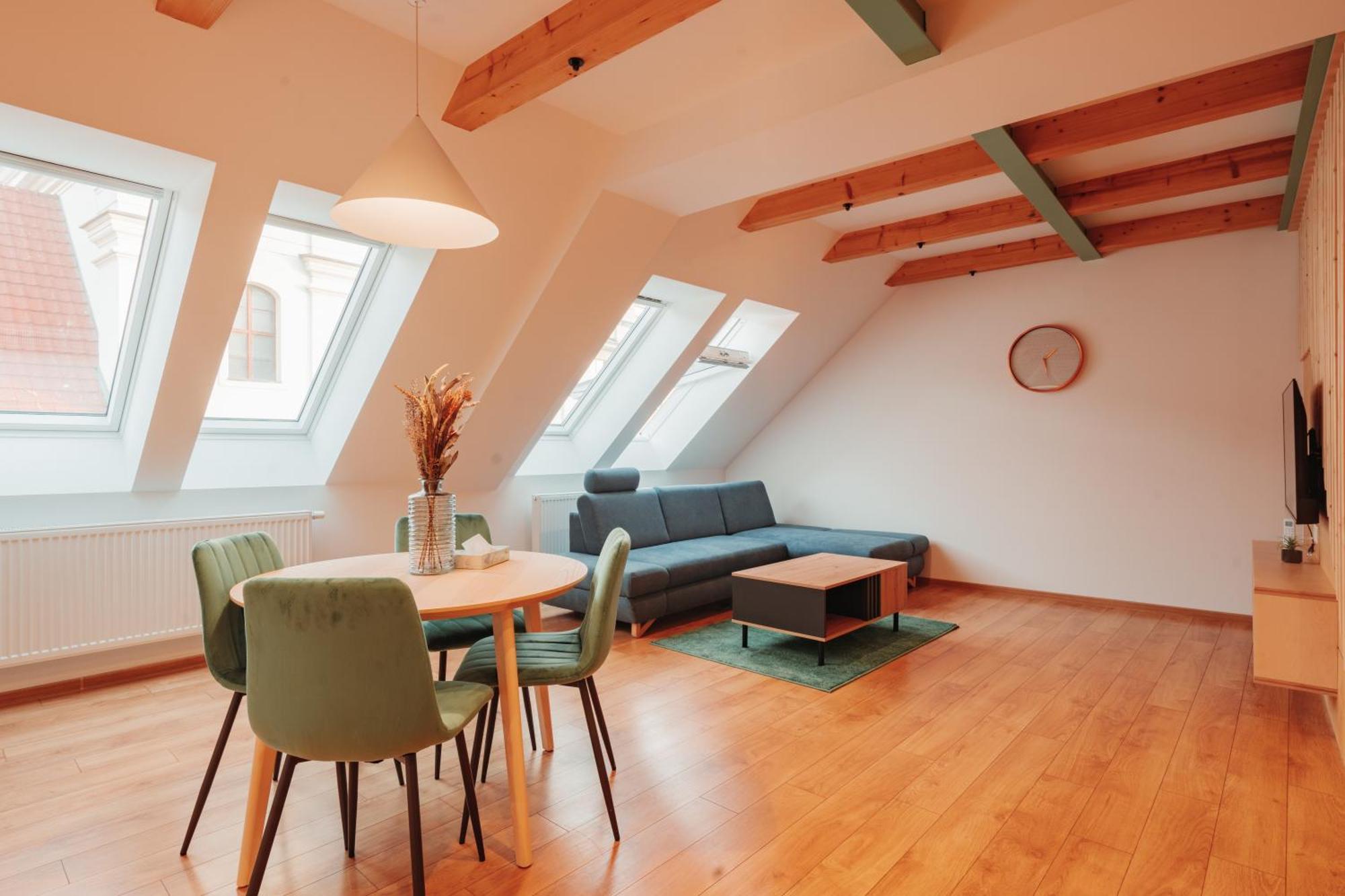 Hviezdoslavova Apartments, Trnava Centre, Parking Available المظهر الخارجي الصورة