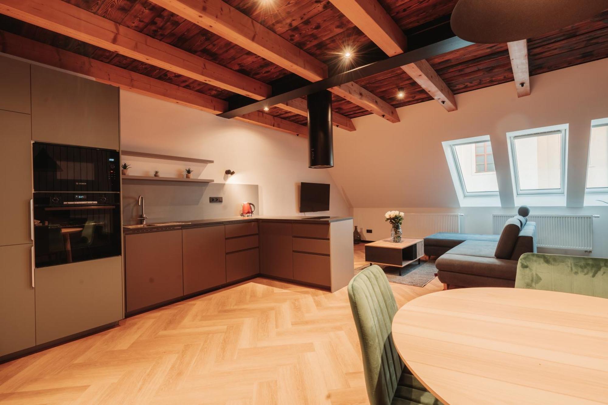 Hviezdoslavova Apartments, Trnava Centre, Parking Available المظهر الخارجي الصورة