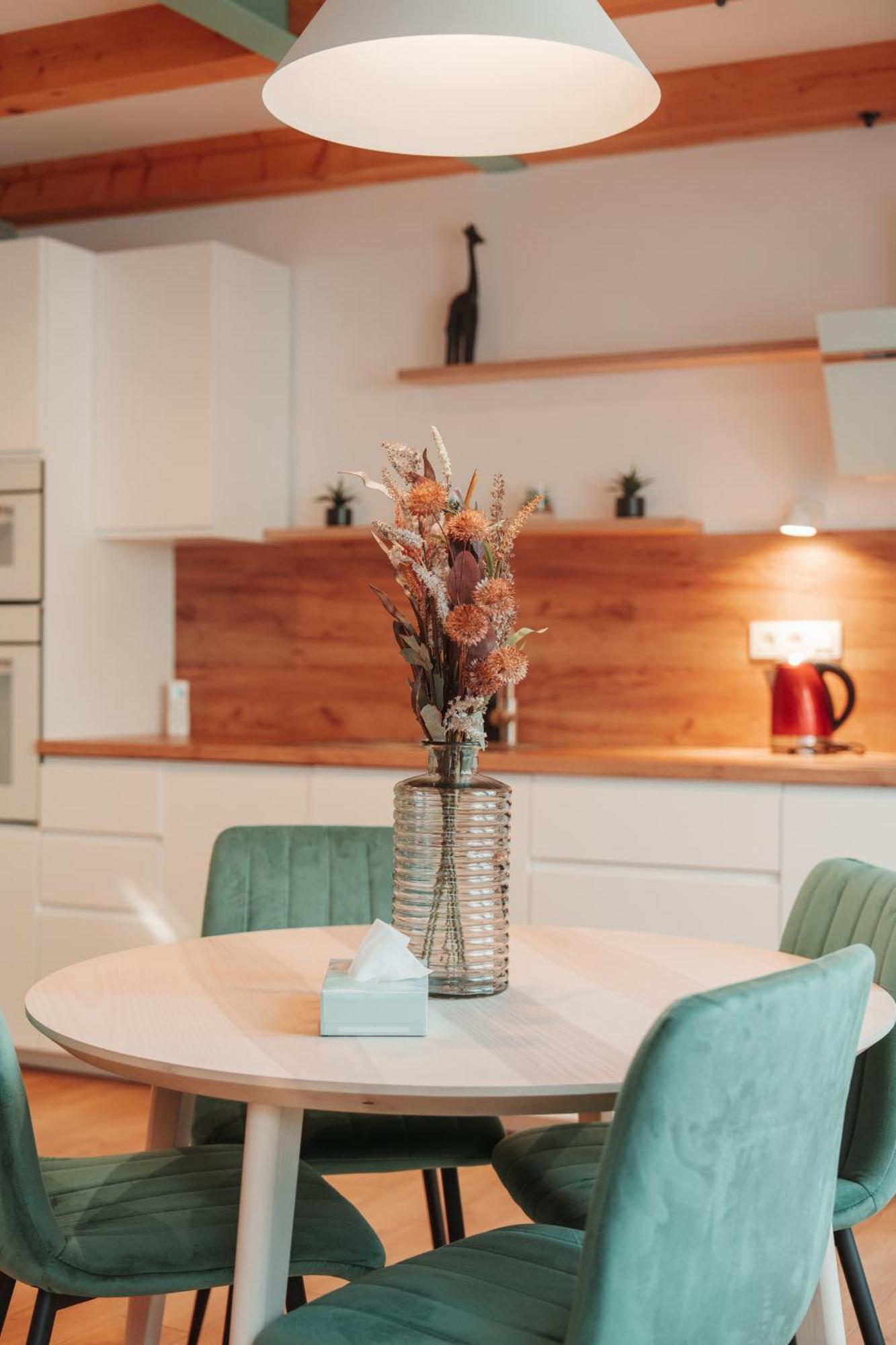 Hviezdoslavova Apartments, Trnava Centre, Parking Available المظهر الخارجي الصورة