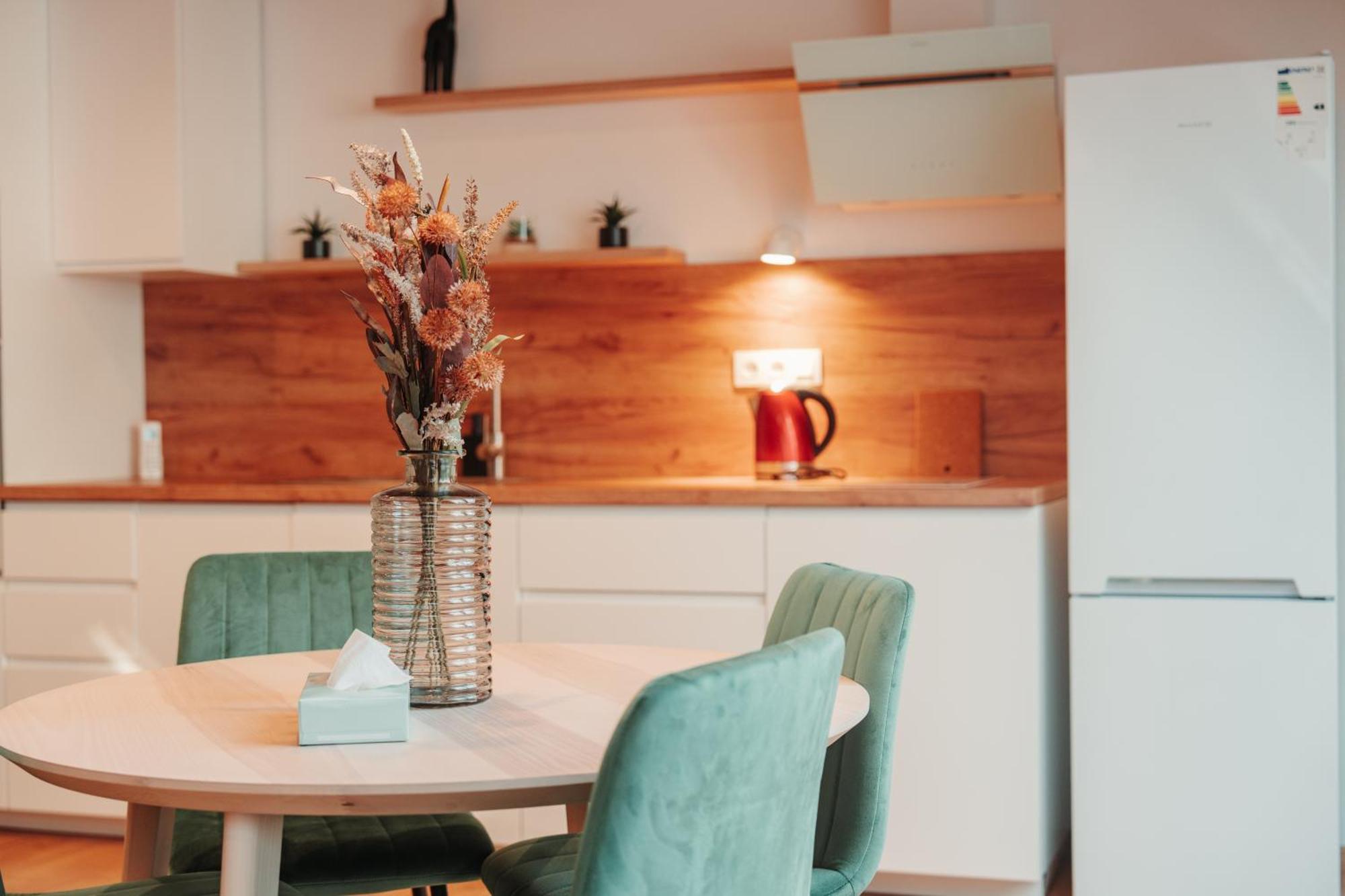 Hviezdoslavova Apartments, Trnava Centre, Parking Available المظهر الخارجي الصورة