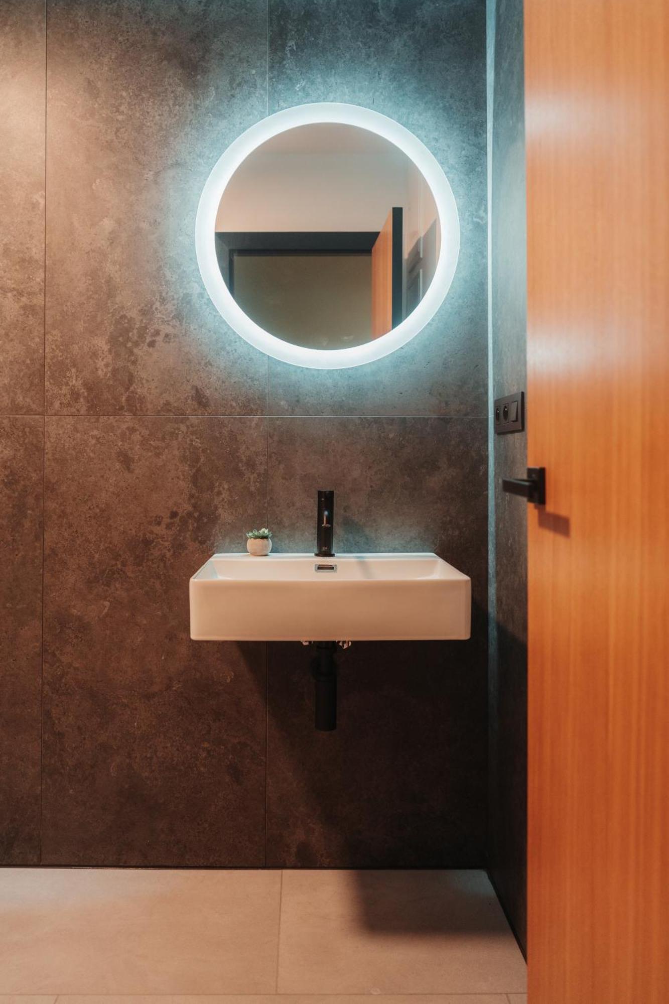 Hviezdoslavova Apartments, Trnava Centre, Parking Available المظهر الخارجي الصورة