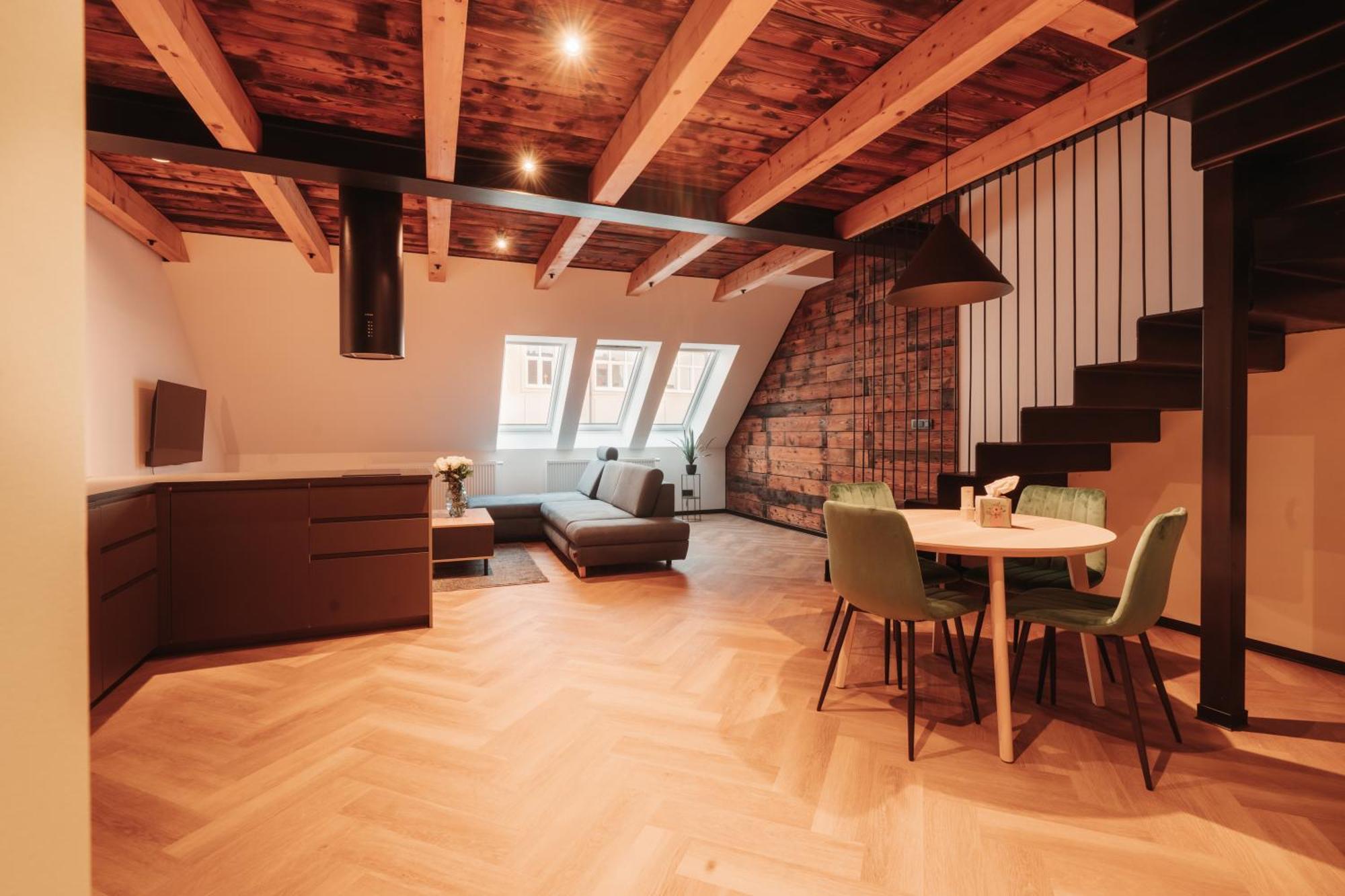 Hviezdoslavova Apartments, Trnava Centre, Parking Available المظهر الخارجي الصورة